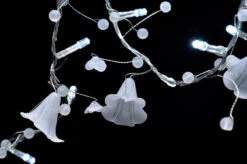 BLOWOUT 20 LED Garland Light Chain W/ Plastic Flowers And Beads